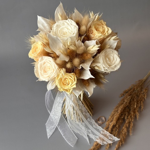 «Теплый рассвет» - букет невесты из стабилизированных цветов и сухоцветов