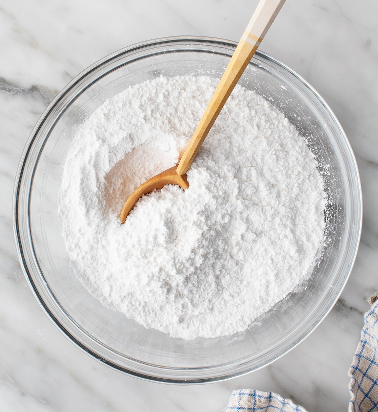 Крем из зефира для торта. Крем из сливок 33 и сахарной пудры для торта. Чем можно заменить сахарную пудру в креме. Меренговый рулет с малиной калорийность. Чем можно заменить сахарную пудру в креме.