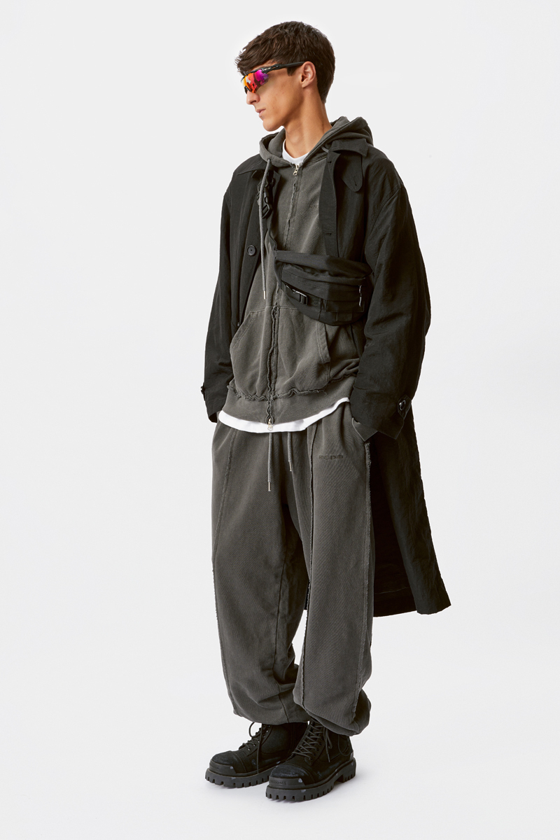 Черный хлопковый тренч Heathen