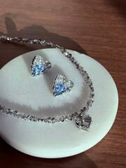 Набор украшений СИЯЙ серьги плюс колье