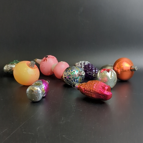 Ёлочные игрушки набор из 9 разных чипполино, медальон, звезда, шишка, кексик, домик и др, стекло, роспись, узоры, подвесные, винтаж СССР 1960-1990 гг