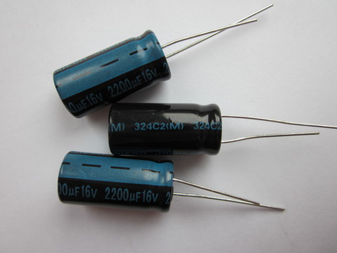 конденсатор 2200,0x16V