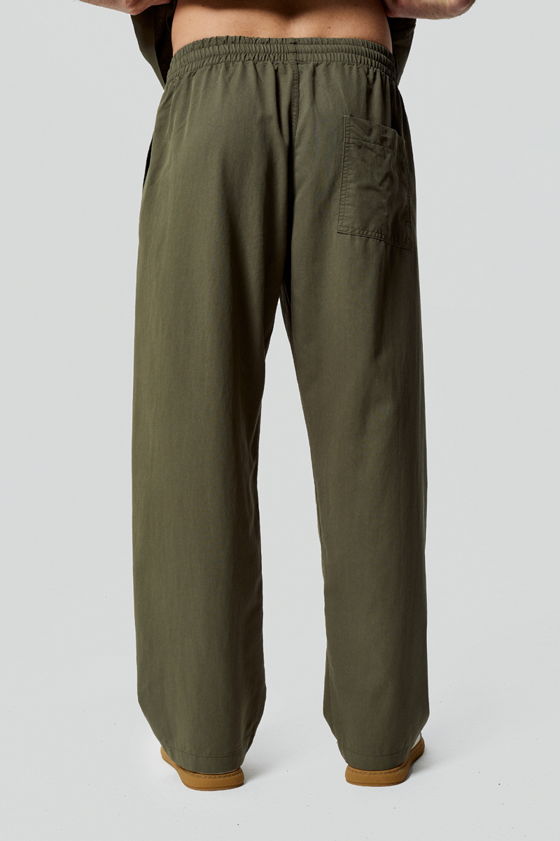 Хаки костюм-тройка HEATHEN