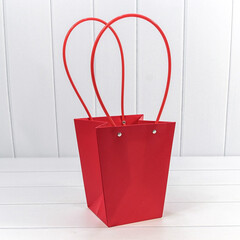 
          Пакет подарочный 20х17х12см Ваза для цветов (Красный)