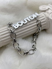 Серебристый браслет с крупными звеньями