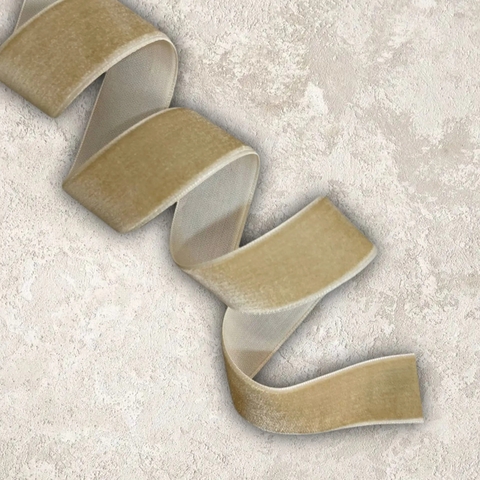 Лента бархатная 2,5 см светло-коричневый №102 (1метр)