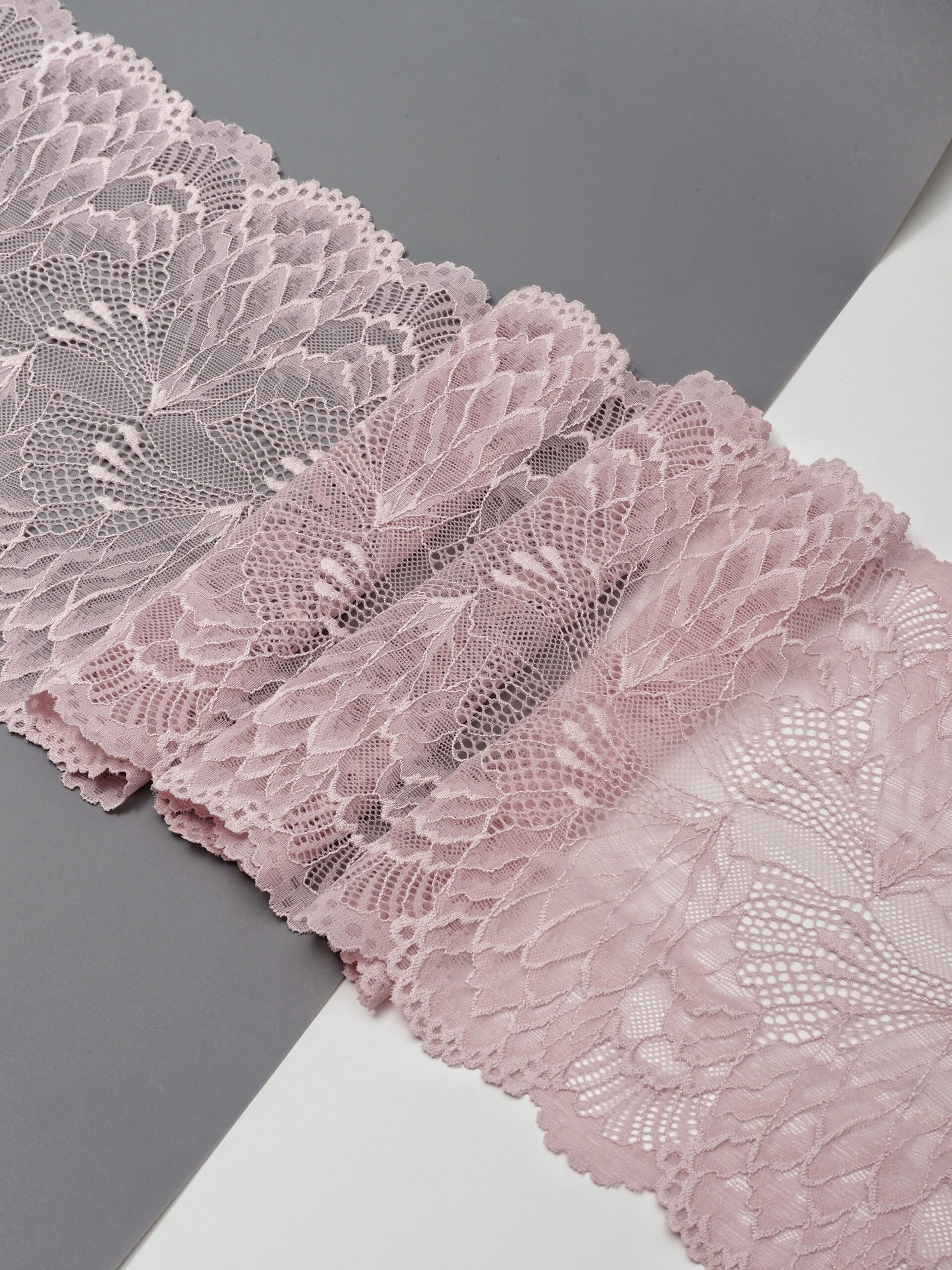 Эластичное кружево для белья цвет пудровый (лотос) ширина 22 см