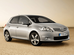 Чехлы на Toyota Auris 2006–2012 г.в.