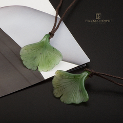 Кулон "Лист Гинкго" из медового нефрита