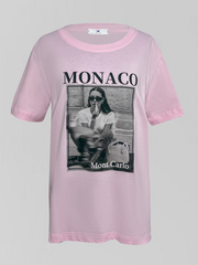 Футболка 1138 удлиненная однотонная с принтом девушки и надписью Monaco