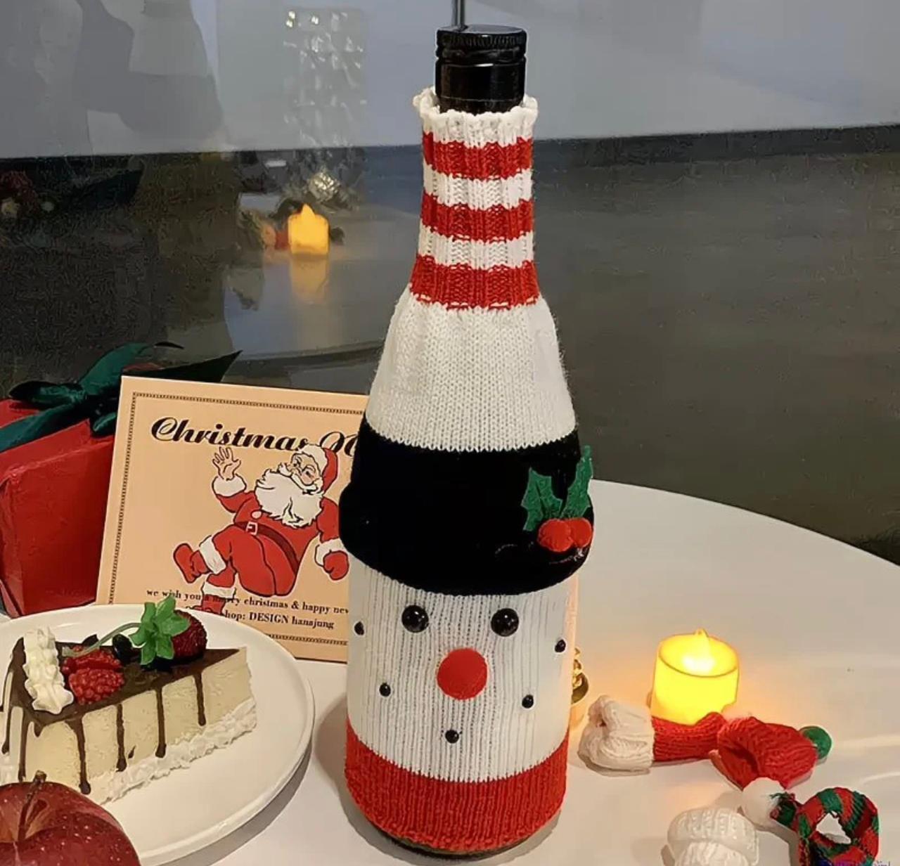 Новогодний вязоный чехол на бутылку санта
