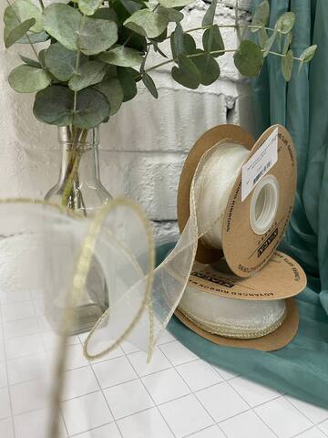 Лента органза с золотой нитью (4см*9,14 м), Белый