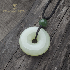 Диск Би большой. Буромский нефрит.