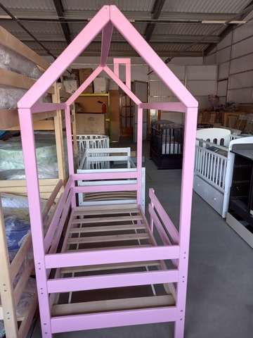 Кроватка-домик 