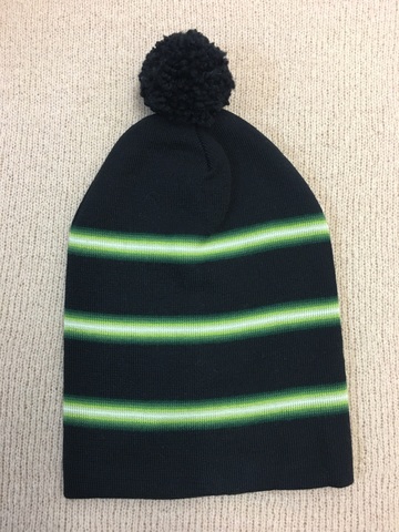 Зимняя двухслойная удлиненная шапочка бини c полосками и помпончиком. Тонкие полоски с салатно-зеленым градиентом на черном фоне.