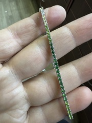 84783- Теннисный браслет из серебра с зелёными фианитами d2mm на затяжке