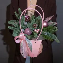 Новогодняя композиция Елка в сумке (пудра)