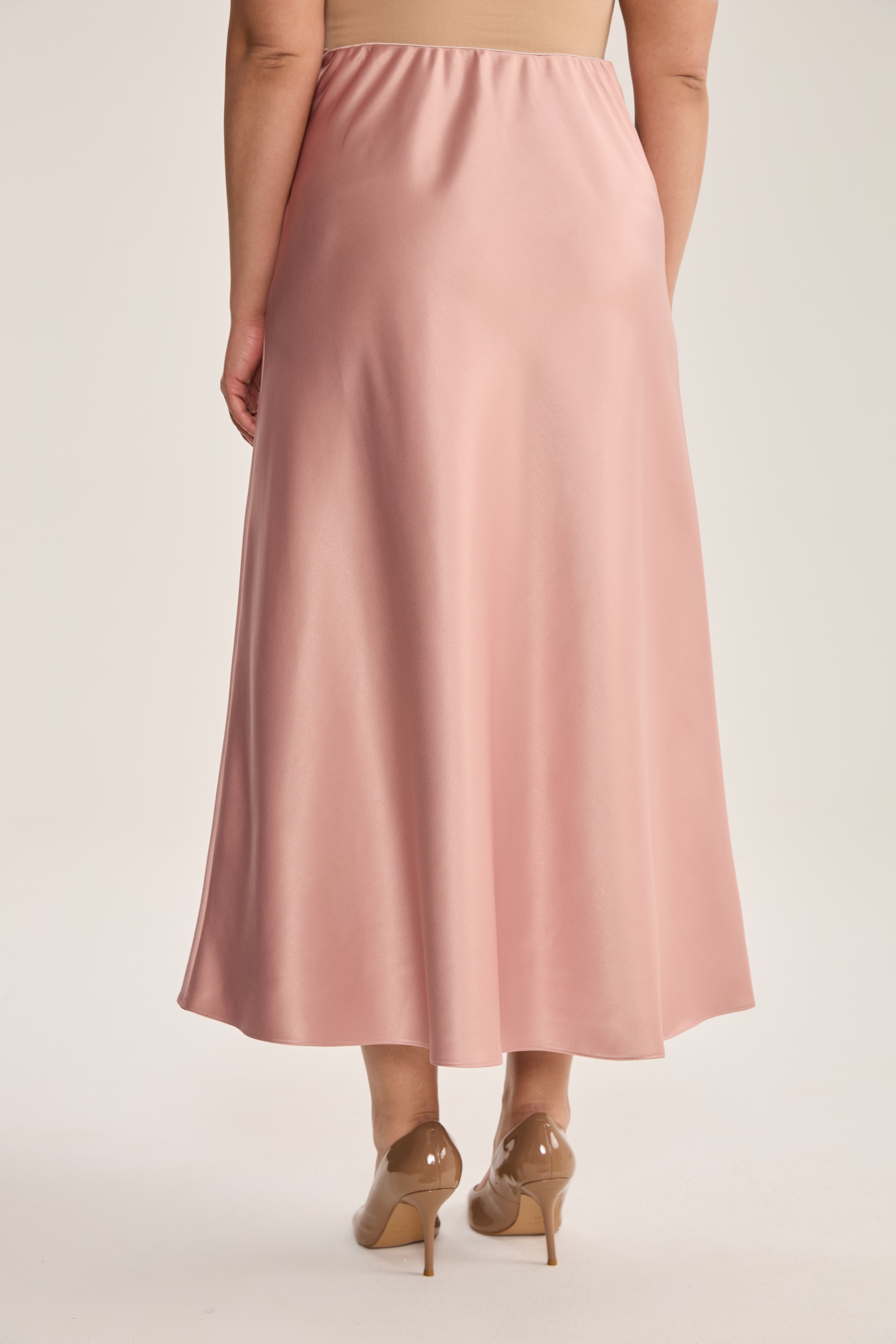 Юбка миди из атласа, пудра