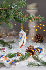 Елочная игрушка из фарфора 