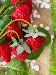 Клубника искусственная на ветке, реалистичная, пластиковая, 17-18 ягод, ветка 29 см, набор - 1 ветка