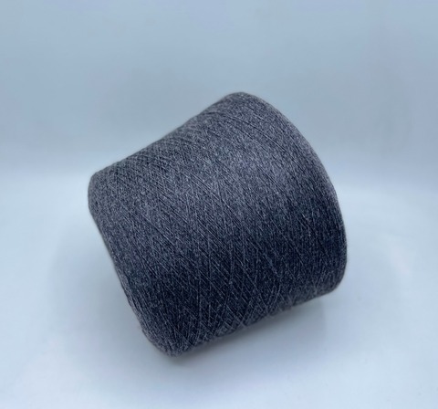 Бобинная пряжа (пр.Италия),1500м/100гр, 100% шерсть , цвет-Антрацит, арт.31483