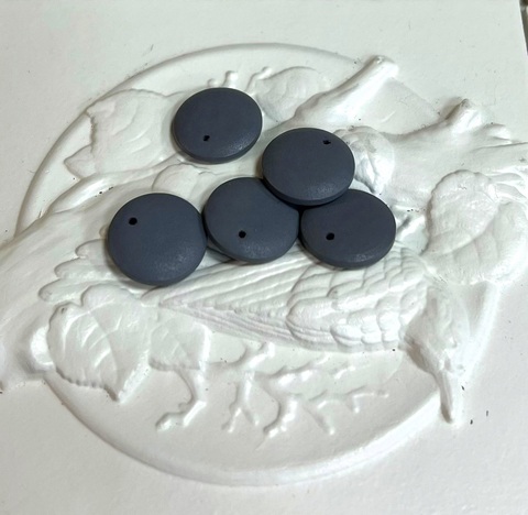 Деревянные бусины, 15мм, цвет серый (5шт)