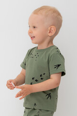 фуфайка  для мальчика  КР 302699/папоротник,следы динозавра к538