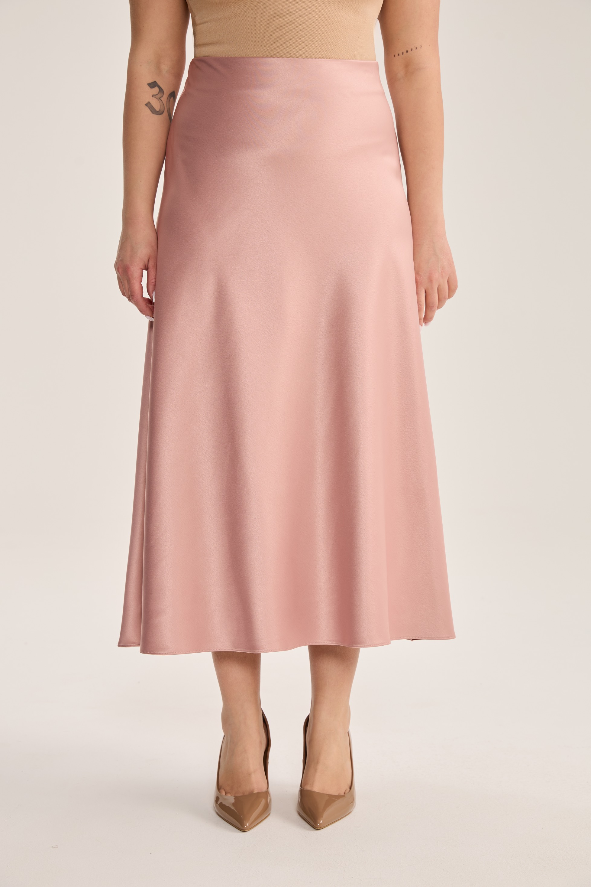 Юбка миди из атласа, пудра