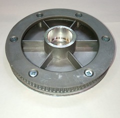 Шкив привода колес зубчатый для снегоуборщика без подшипника