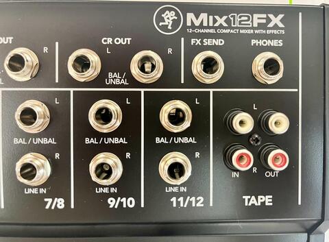 MACKIE Mix12FX 12-канальный компактный микшер с процессором эффектов