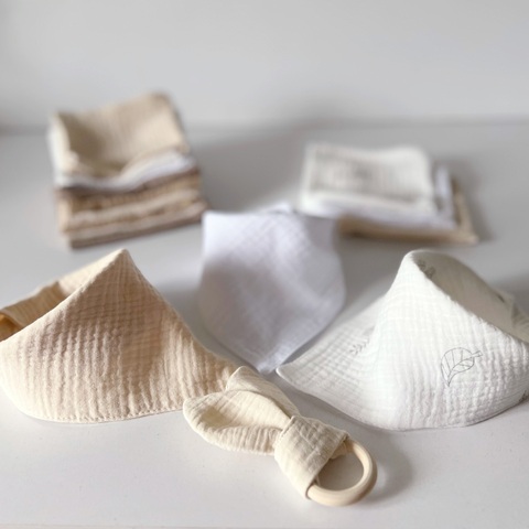 Слюнявчики "Молочный"