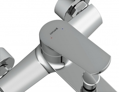 СМЕСИТЕЛЬ FLAVIS ДЛЯ ВАННЫ