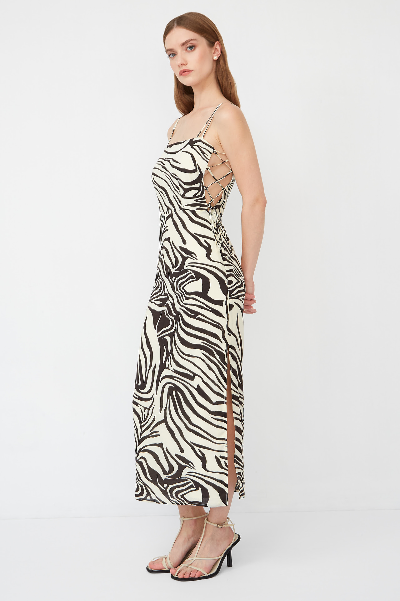 Платье со шнуровкой принт зебра