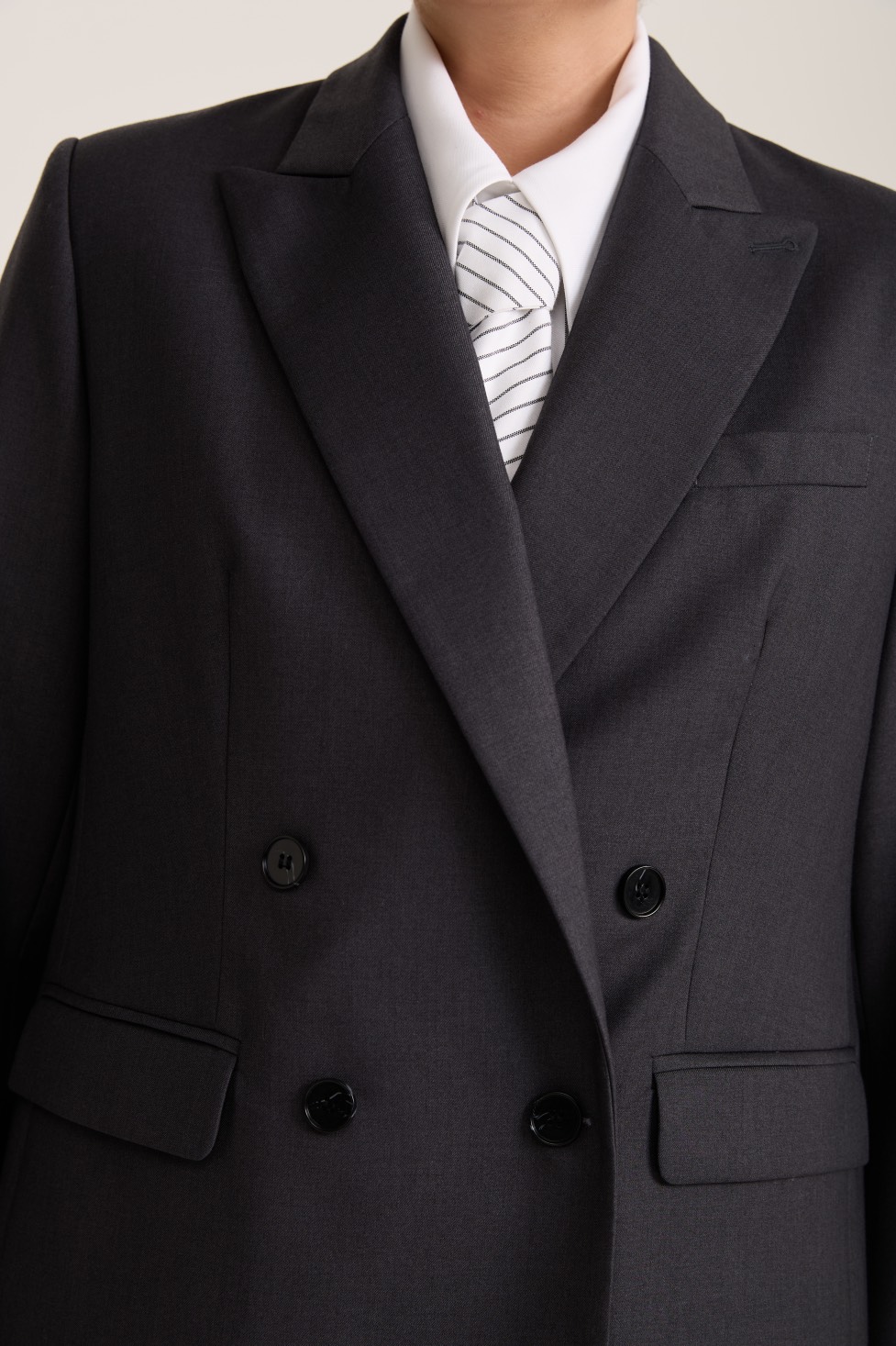 Жакет двубортный, темно-серый