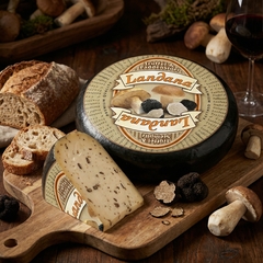 Полутвёрдый Ландана трюфель и белые грибы