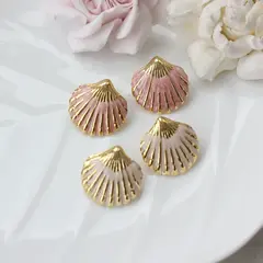 Серьги пусеты Ракушки с эмалью, кремовый, 23 мм, сталь, позолота, СГ053