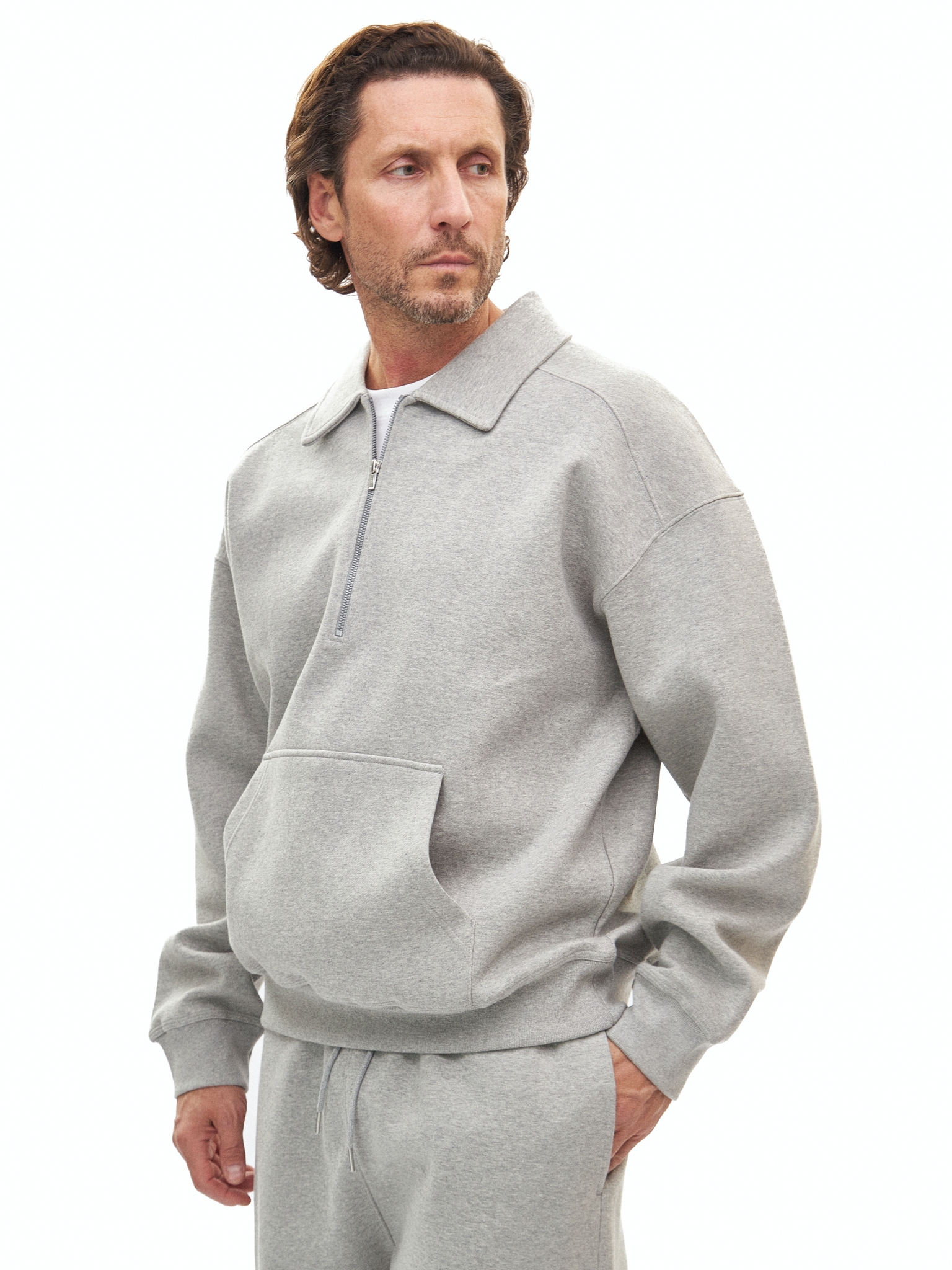 Серый спортивный костюм Laine 02