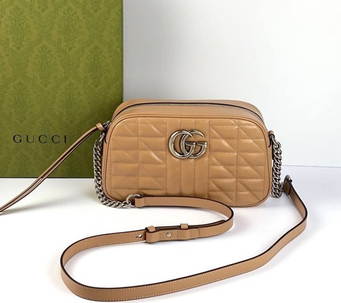 Сумка на плечо Gucci GG Marmont маленького размера персиковый