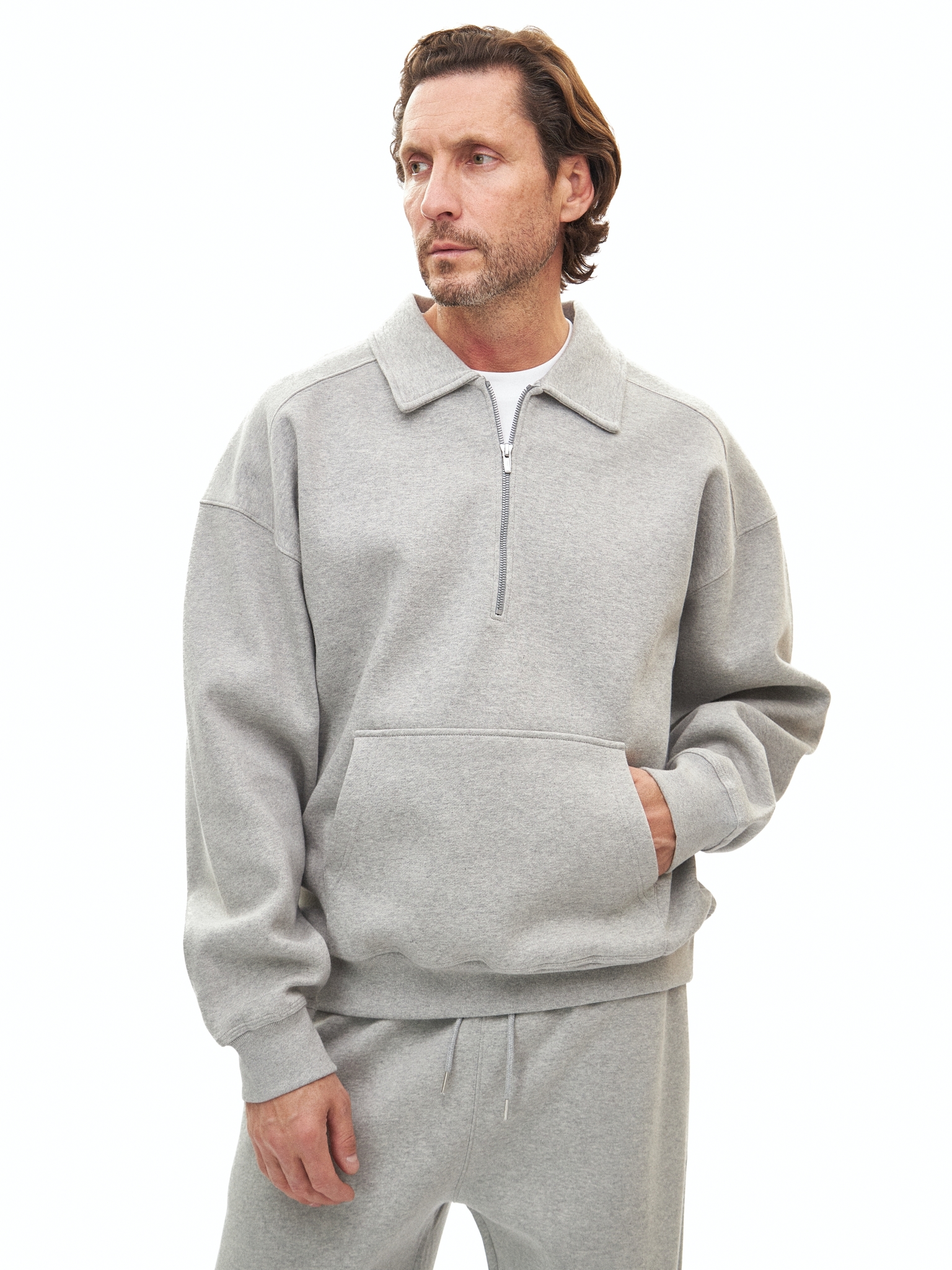 Серый спортивный костюм Laine 02