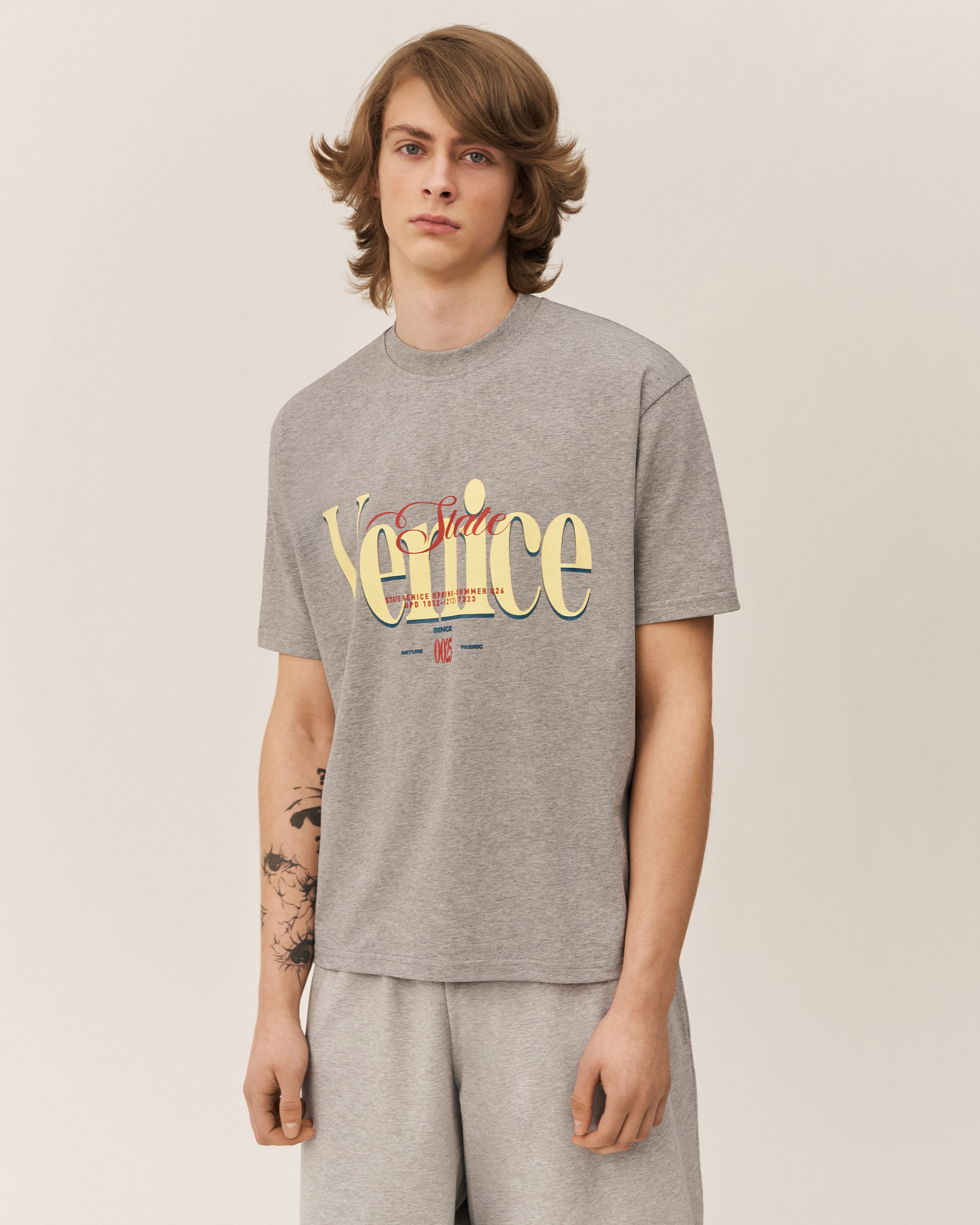 Укороченная футболка свободного кроя