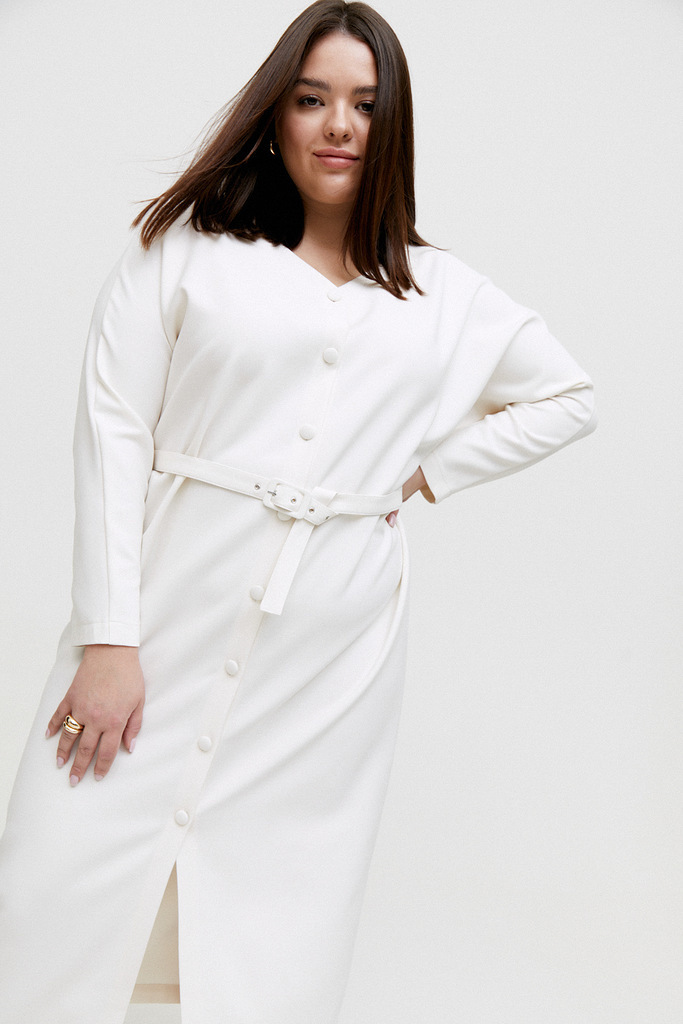 Платье на пуговицах с поясом; молочный