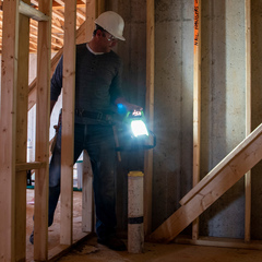 LED-прожектор Greenworks G40WLH 40V (2000Лм) с гибридным питанием, без АКБ и ЗУ