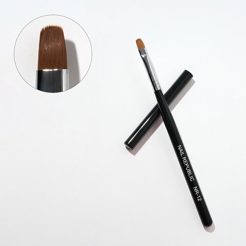 Nail Republic Кисть NR-12 для геля с закругленным ворсом 0.9 см