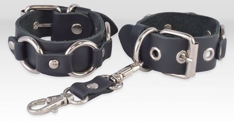 Черные кожаные наручники 