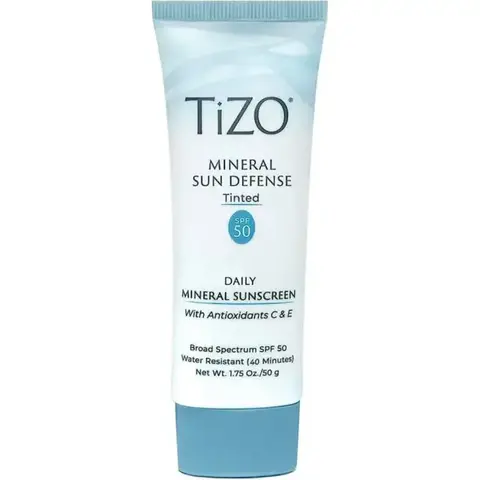 Минеральный солнцезащитный крем с оттенком SPF50