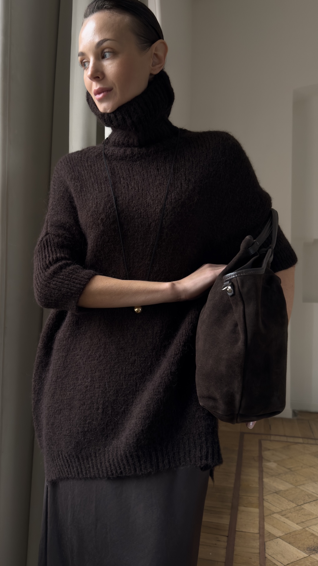 Свитер с коротким рукавом и высоким горлом