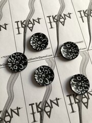 Пуговица пластиковая двухпрокольная (пластик, Черный фон/белые пятна леопард, 25)