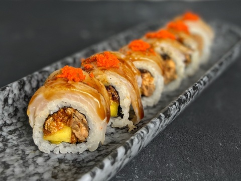 Ролл с окунем 