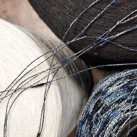 Лен (35%) с люрексом и шишибриками NODINO DI LINO 600 серо-синий с черным