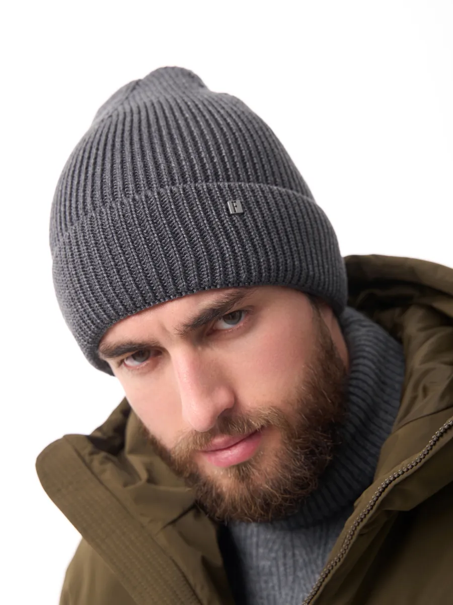 Шапка зимняя на флисе вязаная осень